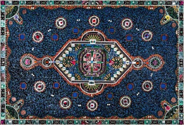 Rug-made-of-computer-parts-01-634x431