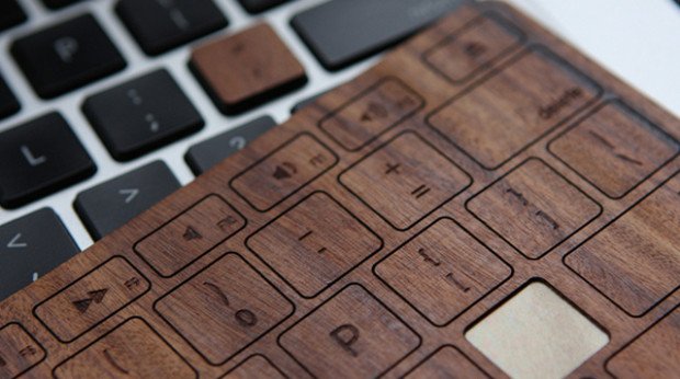 macbook-pro-wooden-keys-3