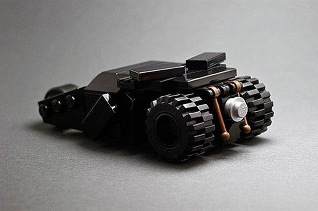 Batman-LEGO-Tumbler-Replica-mini-2