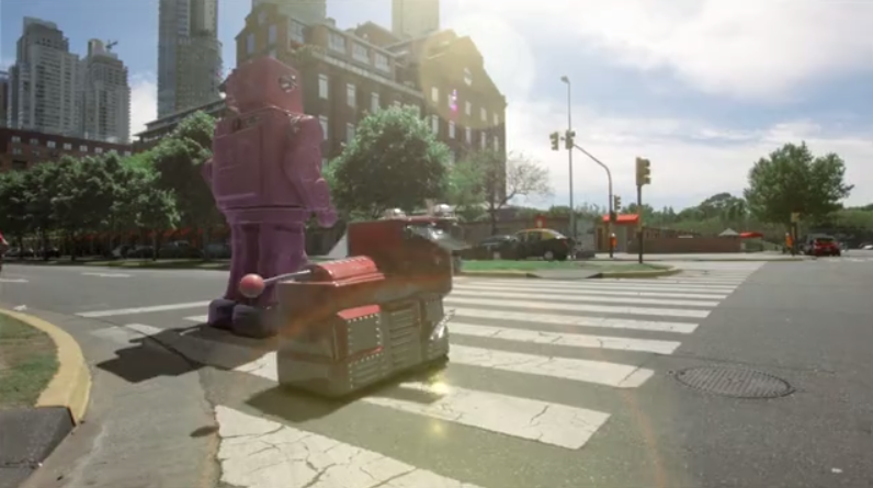 Giant Retro Wind-Up Robots Overtake the Streets [Video]
