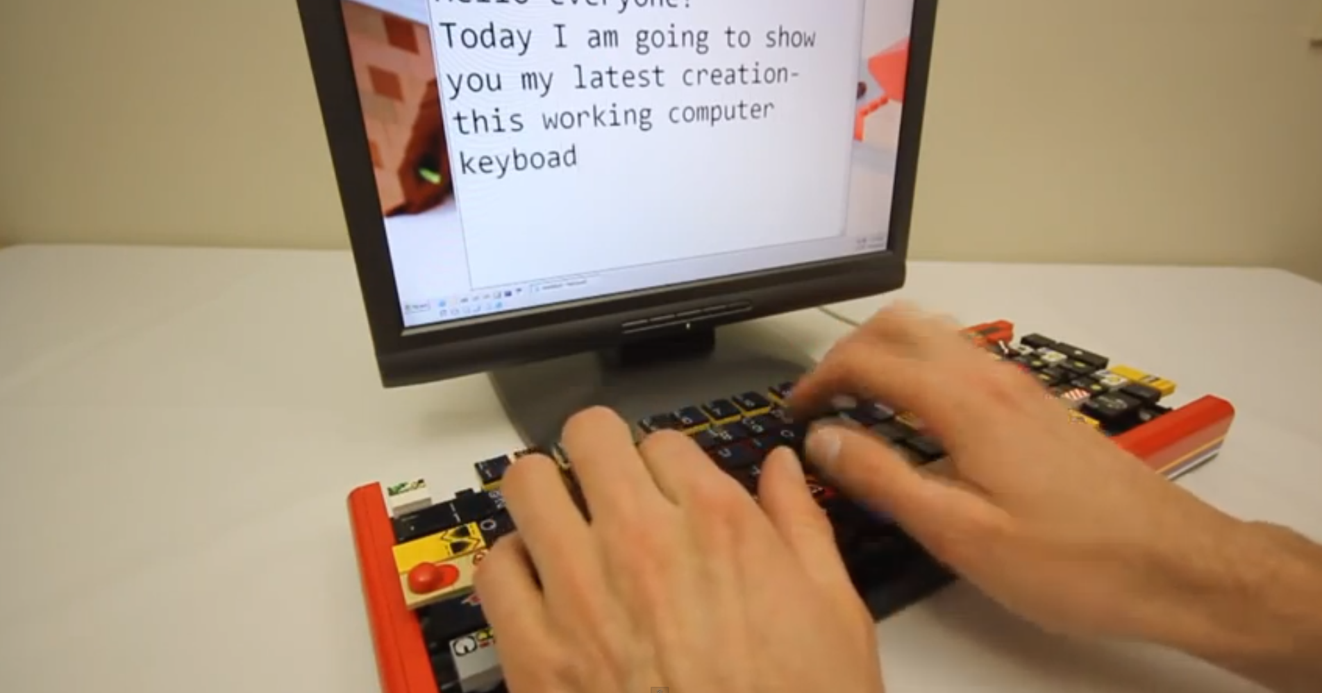 Working LEGO Computer Keyboard [Video]