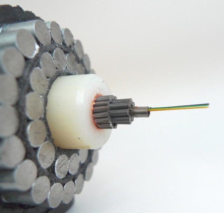 close-up-of-a-fibre-optic-undersea-submarine-cable