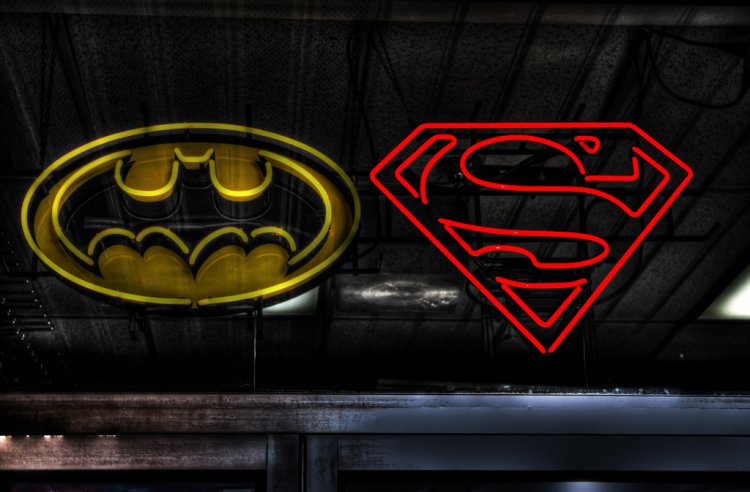 superman vs batman neons