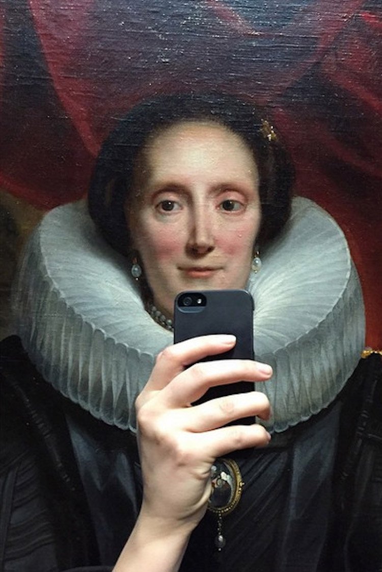 Woman-Turns-Paintings-Into-Selfies