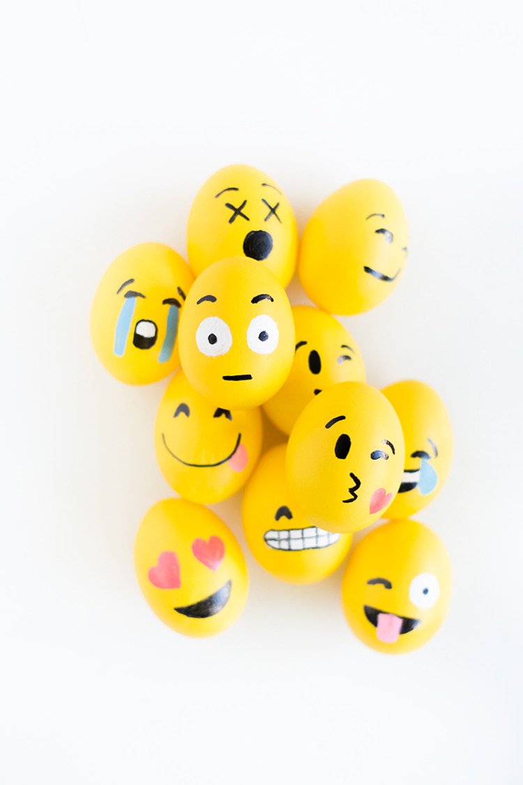 DIY-Emoji-Easter-Eggs2